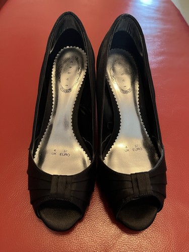 Debut black satin - debut, peep