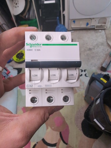 Schneider ic60h c32 32a - 32a, 3