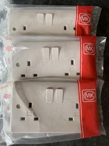 Double switch plug socket - mk,
