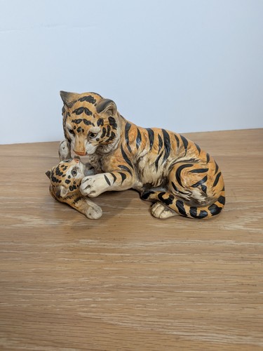Vintage ucgc japan tiger with - ucgc,