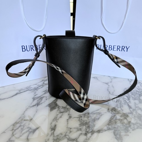 Burberry bucket bag black - sm,