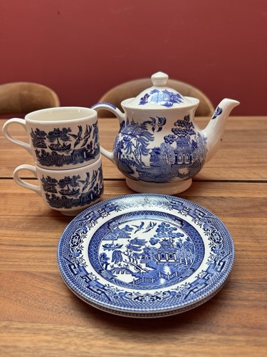 Churchill blue willow pattern - churchill,