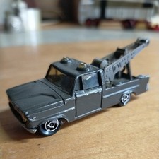 MAJORETTE DODGE TOW TRUCK ARMY MILITARY IN GREEN