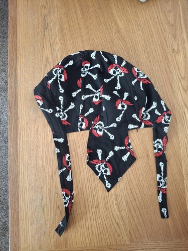 Black white skulls - black, &