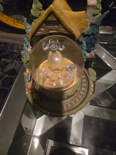 disney snow globe snow white