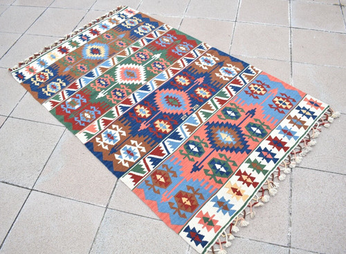 Turkish konia rug 68 - 44'', x