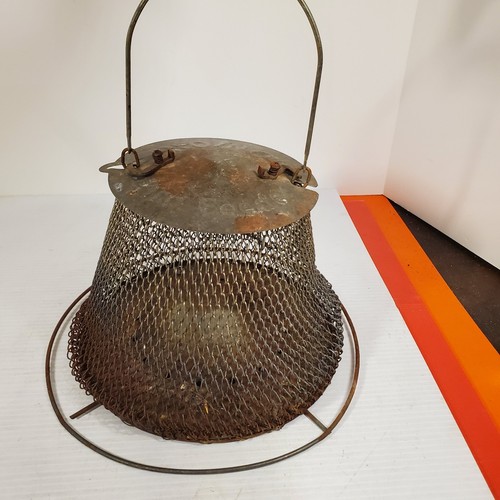 Vintage mesh tray bird feeder - vintage,