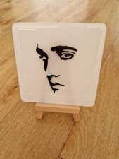 Elvis Presley , Square Glass