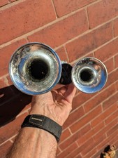 12v Air Horns Dual Trumpet Horn & Compressor Twin Tone.  SHED FIND