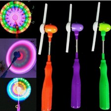 Flashing Light Up LED Spinning Plastic Windmill Pinwheel Wind Spinner Kids Toy