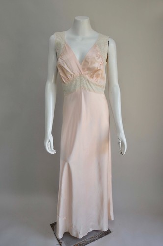 Vintage 1930s peach - peach, bias