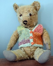 LOVELY ANTIQUE CHILTERN VINTAGE BEAR 14" 36cm in cardigan named Richard