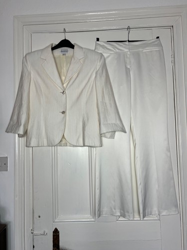 Ladies size suit - size, 10