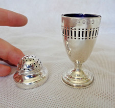 GEORGIAN LONDON 1801 SOLID / STERLING SILVER PEPPER POT WITH BLUE GLASS LINER