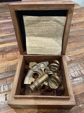 Quarter Size Vernier Sextant, Nauticalia 