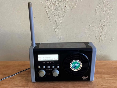 Roberts solar dab - dab, powered