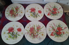 Pimpernel  Boxed Round Table