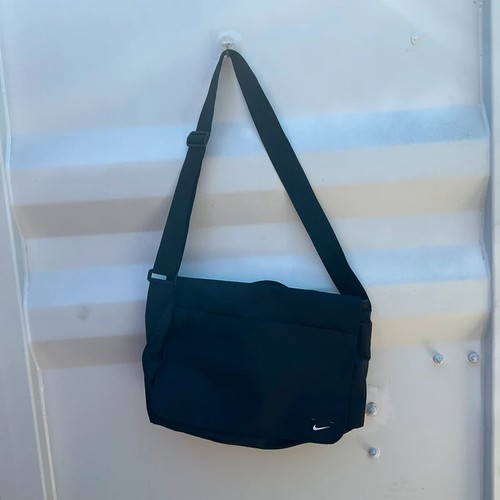 Nike black messenger bag - black,