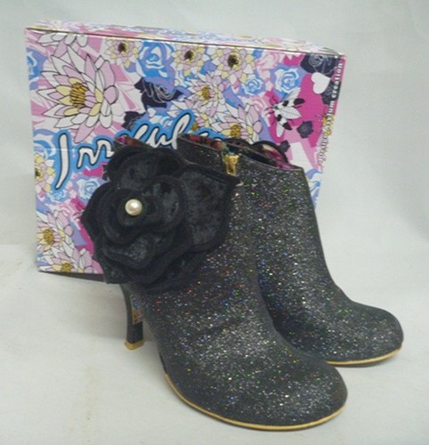 Irregular choice pearl - irregular,