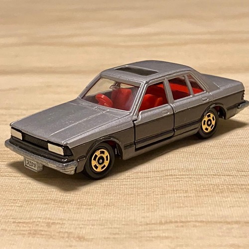 Tomica nissan bluebird - tomica,