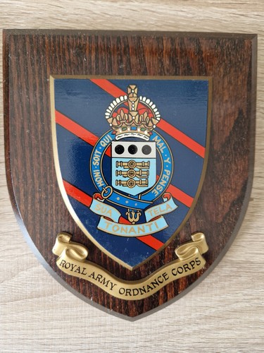 Wall plaque shield - -, royal