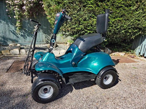 Metallic green golf buggy - metallic,