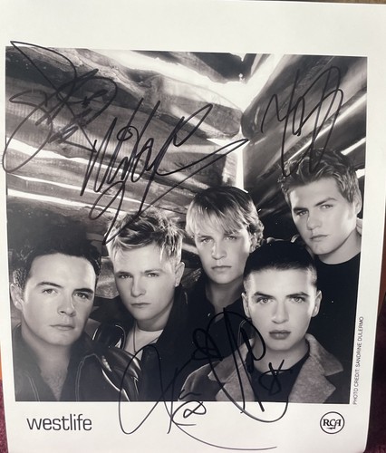 Autograph photograph - autograph,