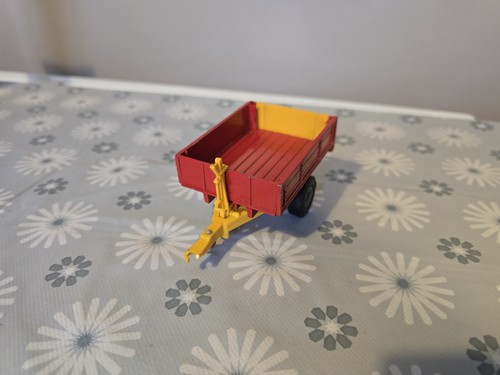 Britains farm small - small, tipping
