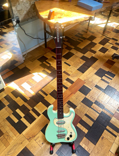 Danelectro longhorn string - longhorn, 4-string