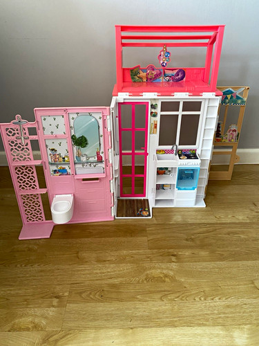 Barbie fold away house with - barbie,