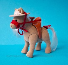 VINTAGE SYLVANIAN FAMILIES FAMILY HORSE PONY LIGHT BROWN FIGURE SADDLE REINS HAT