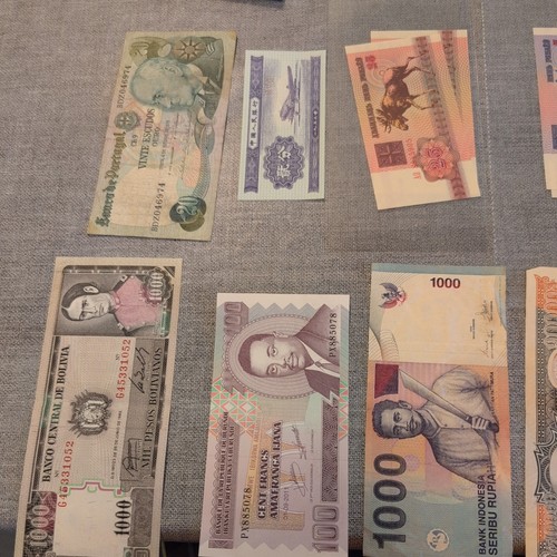 Mixed world banknotes - 40,