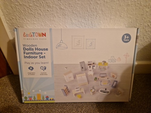 Little town wooden dolls - little,
