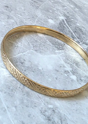 9ct yellow gold - yellow, bangle