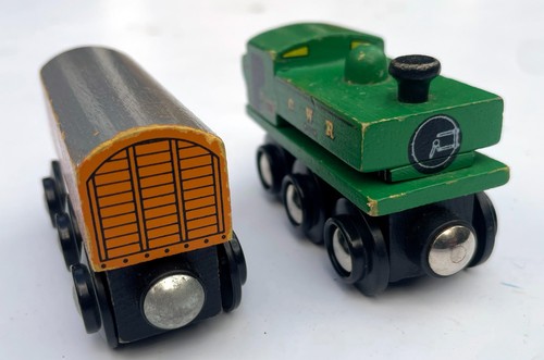 Wooden railway green tank - green,
