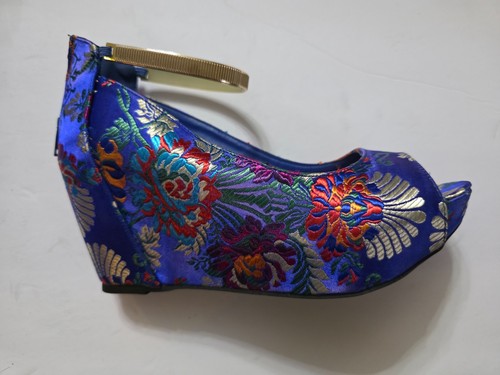 Asian embroidery style blue