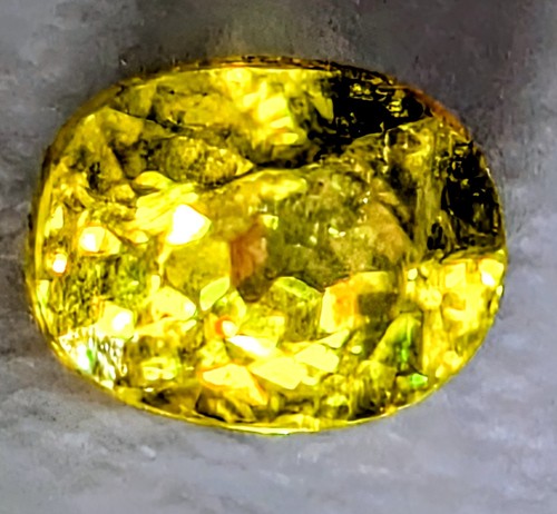 Sphene oval shape 6x4 - 0.63, ct