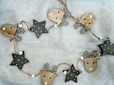 Wooden Hanging  Garland Christmas Festive Decoration Of Reindeers and Stars
