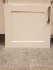 Howdens Burford cream shaker