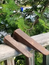 2 MANUAL WEDGE LOG SPLITTERS 