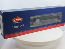 Bachmann 31-964 Class A4 60004 William Whitelaw BR Green Late Crest - Excellent