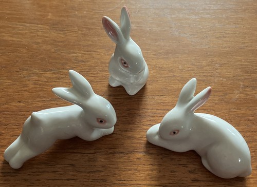 Vintage rabbits white glazed - rabbits,