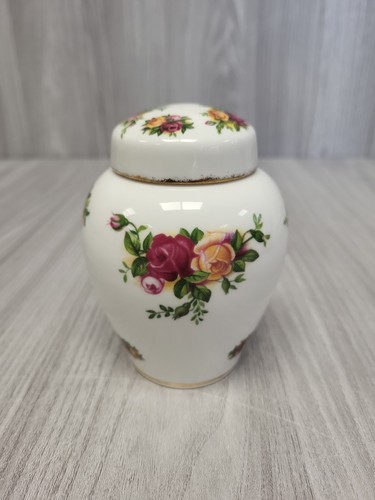 Old country roses - country, royal