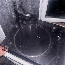 dj decks turntables and mixer