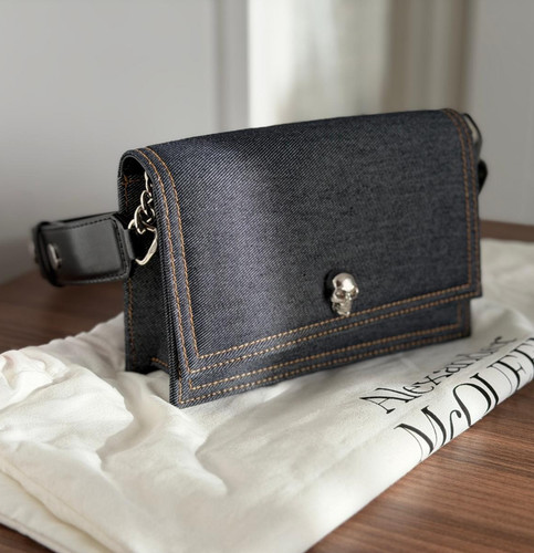 Authentic alexander mcqueen - authentic,