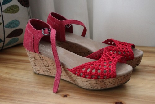 Toms fushia pink crochet ankle - toms*fushia,