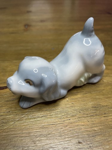 Lovely little porcelain dog