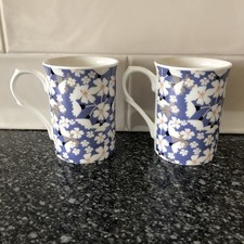 Set of 2 Mugs Blue & White