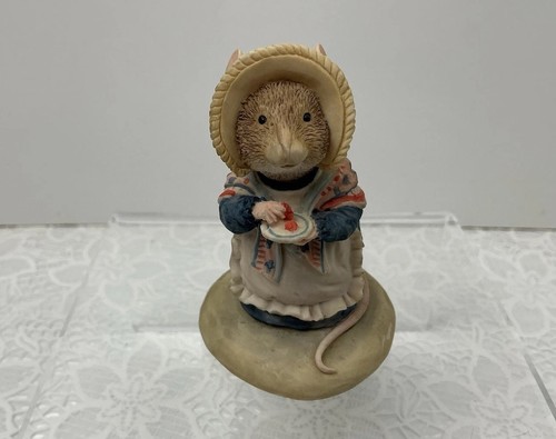 Brambly hedge border fine - hedge,