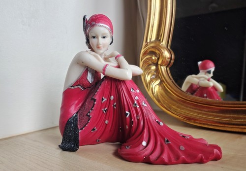 Shudehill lady figurine - lady,